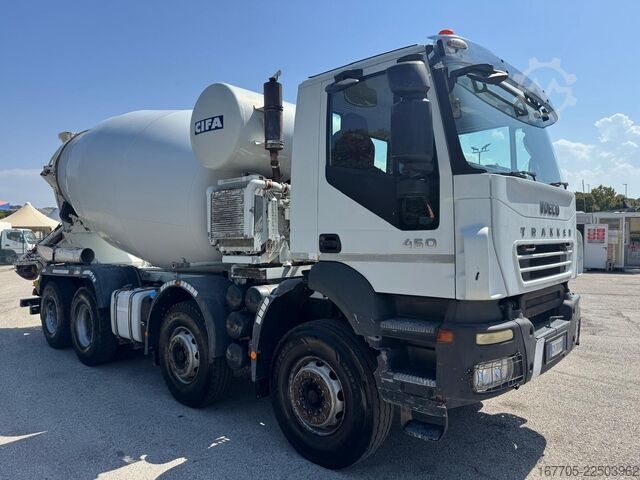 Concrete mixer truck Iveco Trakker 450