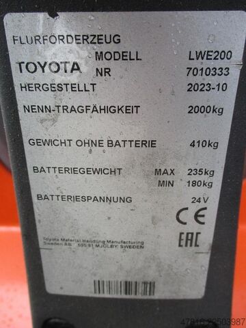 Pallet truck TOYOTA LWE200