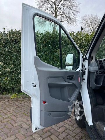 Lieferwagen Doppelkabine Ford Transit FCD