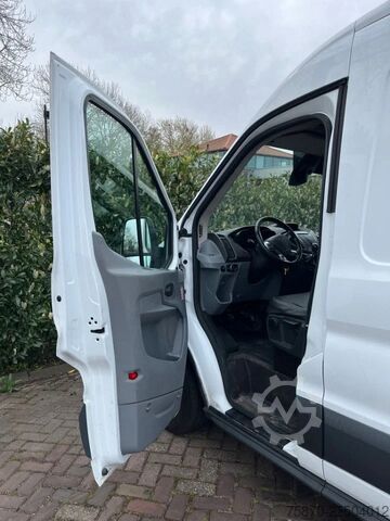 Lieferwagen Doppelkabine Ford Transit FCD