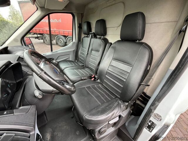 Lieferwagen Doppelkabine Ford Transit FCD