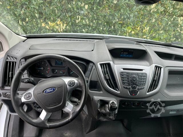Lieferwagen Doppelkabine Ford Transit FCD