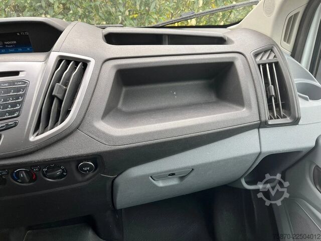 Lieferwagen Doppelkabine Ford Transit FCD
