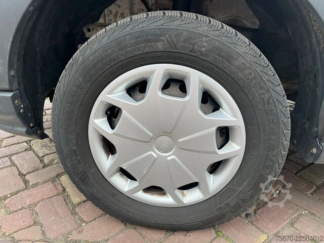 Lieferwagen Doppelkabine Ford Transit FCD