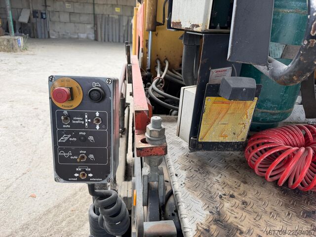 Wheeled asphalt paver Dynapac F121-4W (VB 805 TV)