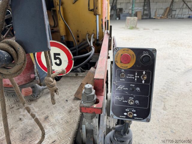 Wheeled asphalt paver Dynapac F121-4W (VB 805 TV)