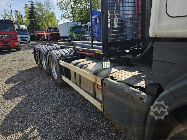 Roll-off tipper truck SCANIA R480LB 8X4*4HHA MOTORSCHADEN! 3-Pedal J