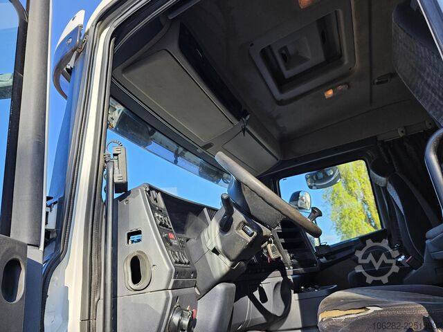 Roll-off tipper truck SCANIA R480LB 8X4*4HHA MOTORSCHADEN! 3-Pedal J