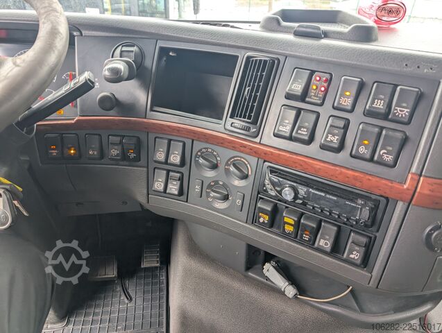 Roll-off tipper truck Volvo FH520 -37 8X4 JOAB Lift+Lenkachse Blatt/