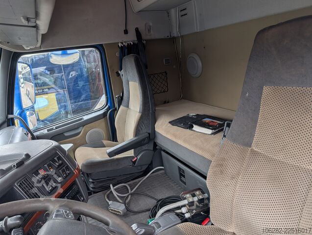 Roll-off tipper truck Volvo FH520 -37 8X4 JOAB Lift+Lenkachse Blatt/