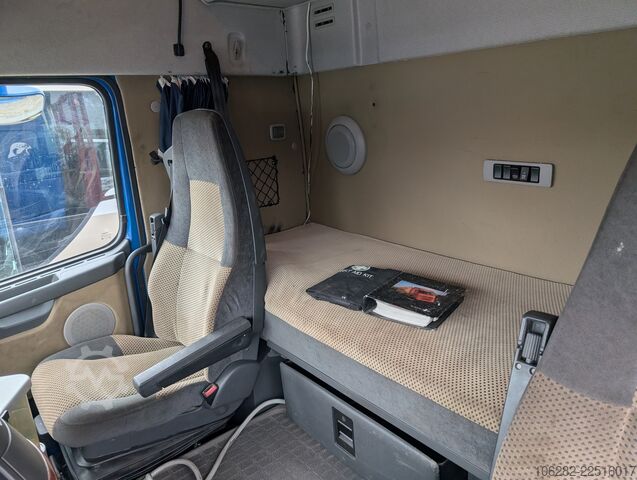 Roll-off tipper truck Volvo FH520 -37 8X4 JOAB Lift+Lenkachse Blatt/