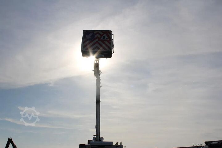 Hebebühne Renault Midlum 220 + manual + 16 meter