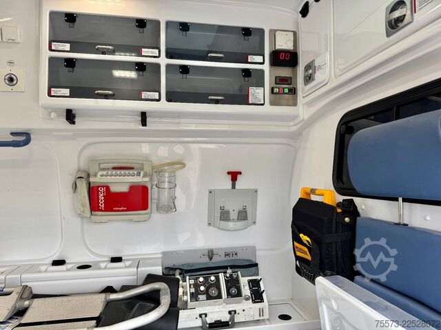 Feuerwehrfahrzeug VW VW T6.1, 4-Motion, mit Trage und Sessel