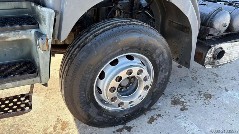 Chassis cab Renault Kerax 370 (LAMES / GRAND PONT / STEEL SUSP. / P...