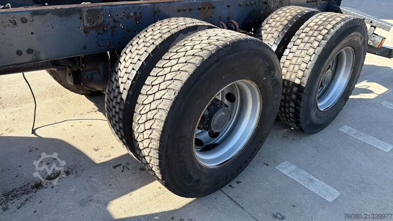 Chassis cab Renault Kerax 370 (LAMES / GRAND PONT / STEEL SUSP. / P...