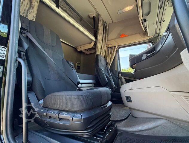 Kühlkoffer-LKW DAF XG 480 EURO 6E FAR 50 CC COMBI FLOWER WIDE CARRI