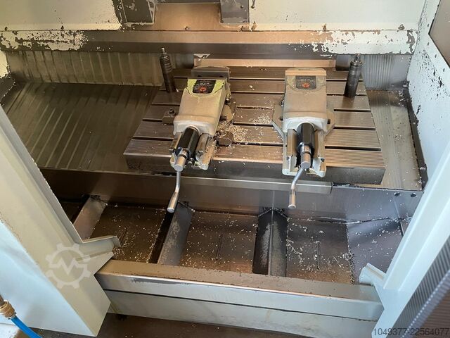 Vertical machining center Deckel Maho DMC 635 V