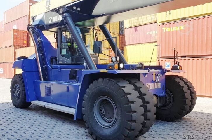 Full-container reach stacker Kalmar DRG450-60S5
