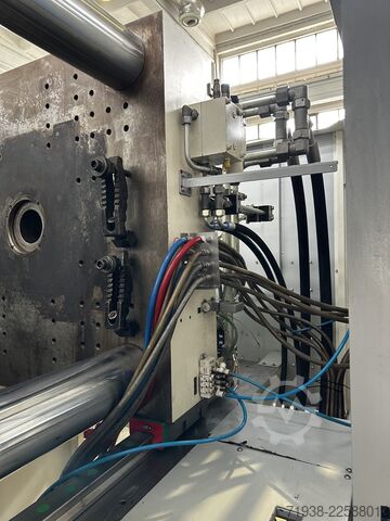 Injection molding machine KraussMaffei KM 420-4300 CX