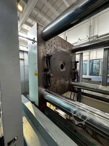 Injection molding machine KraussMaffei KM 420-4300 CX