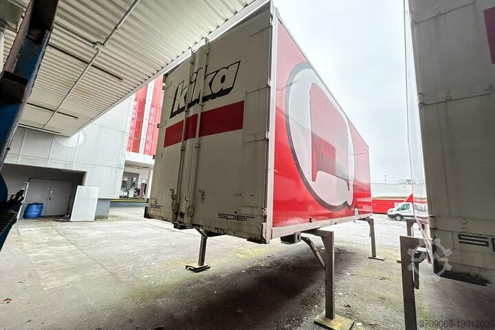 Swap body with box body Spier 8WK745