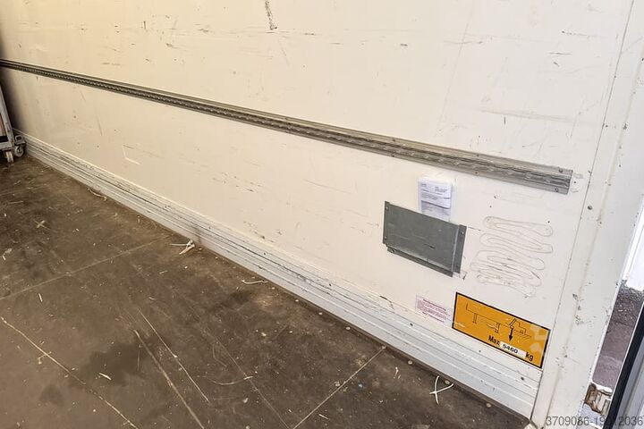 Swap body with box body Spier 8WK745