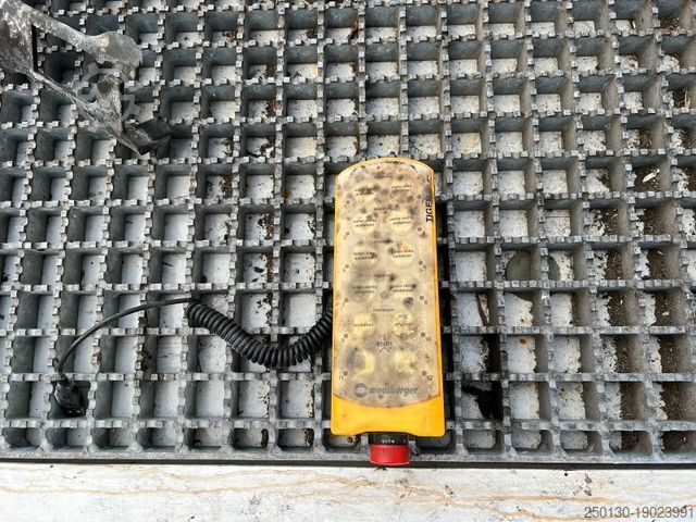 Low loader semitrailer MEUSBURGER MPG-3 Tieflader Plane Lenk/Liftachse Hydr. Rampe