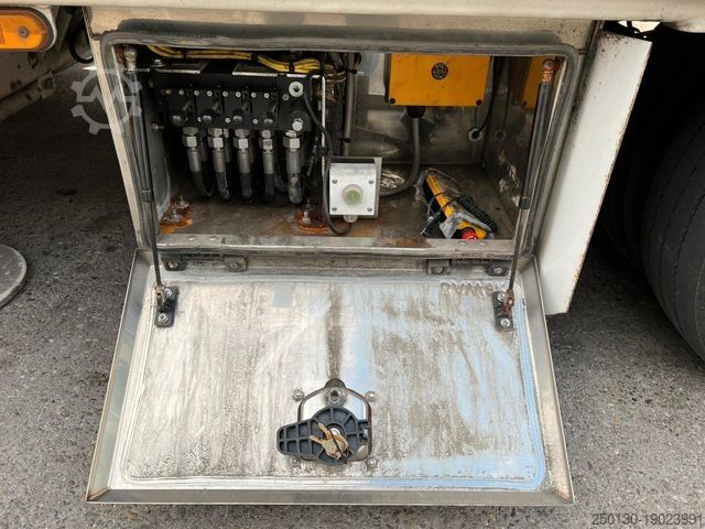 Low loader semitrailer MEUSBURGER MPG-3 Tieflader Plane Lenk/Liftachse Hydr. Rampe