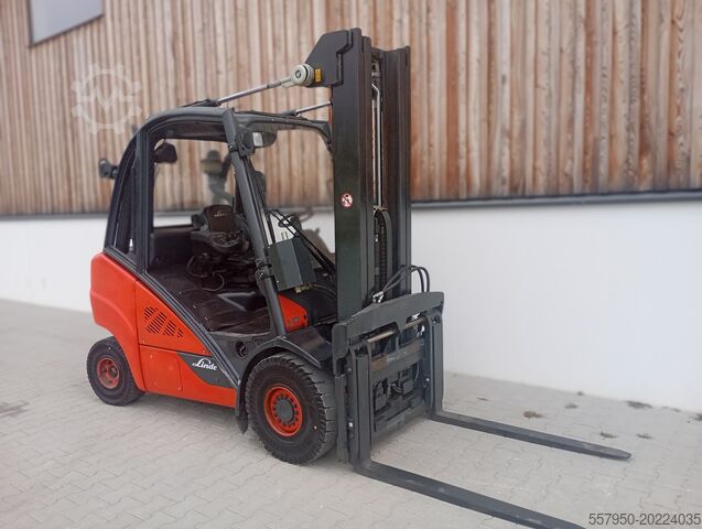 4-Rad-Gabelstapler Linde H 30 Diesel Triplex Zinkenverstellgerät
