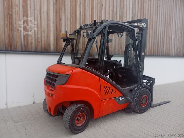 4-Rad-Gabelstapler Linde H 30 Diesel Triplex Zinkenverstellgerät