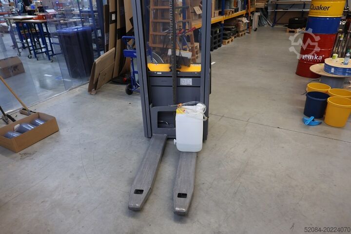 Pallet stacker Jungheinrich EJC 110