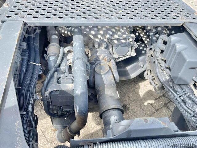Standard tractor Iveco Stralis 460 494599 km!! RETARDER, ACC, PARK AIR...