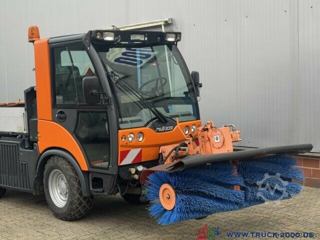Road sweeper Multicar Tremo X56 Winterdienst Streuer + Besen NUR9769KM