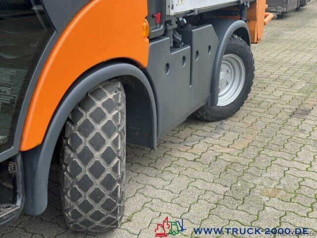 Kehrmaschine Multicar Tremo X56 Winterdienst Streuer + Besen NUR9769KM