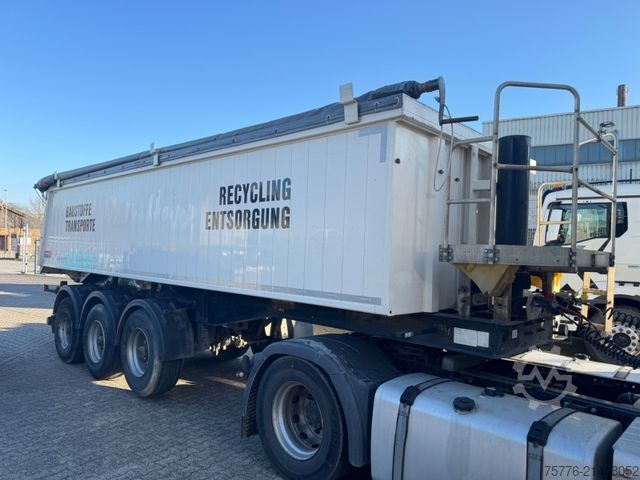 Tipper semitrailer LANGENDORF SKA 24/30  ALU Mulden Kipper  26m³  Liftachse