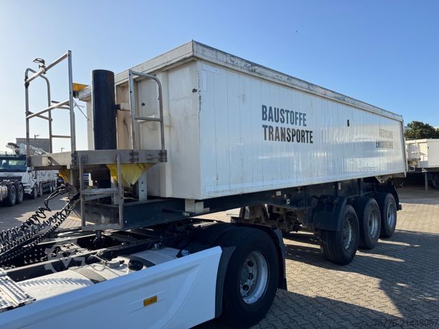 Tipper semitrailer LANGENDORF SKA 24/31  ALU Mulden Kipper  26m³  Liftachse