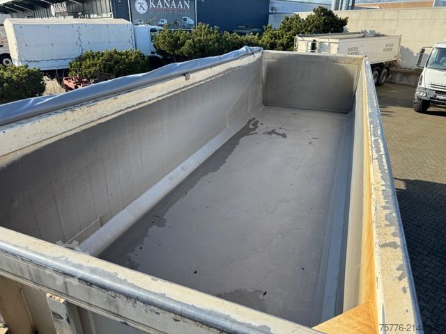 Tipper semitrailer LANGENDORF SKA 24/31  ALU Mulden Kipper  26m³  Liftachse