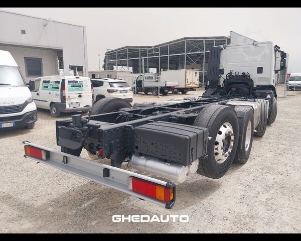 Standard tractor unit IVECO AD440S42 - 8X2 (2+2)AUSTERAS