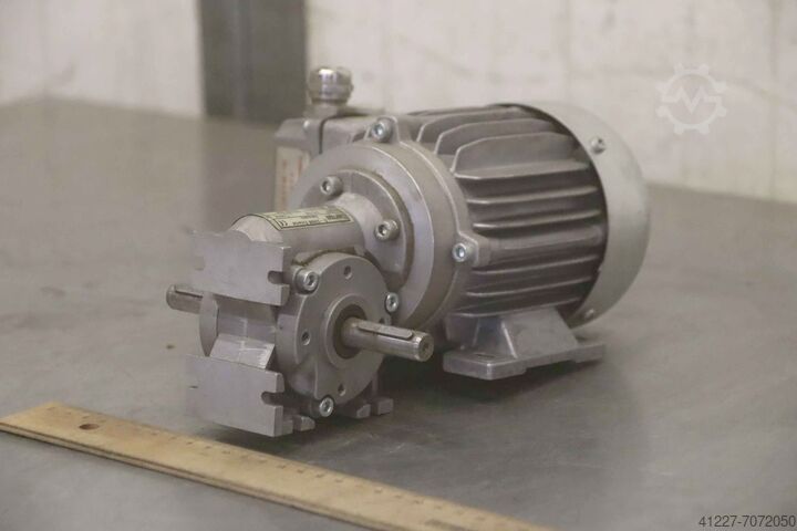 Gear motor 0.09 kW 54 rpm Lenze** SSN31-1FOAR