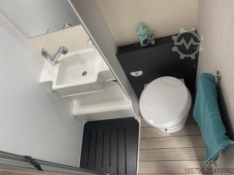 Teilintegriertes Wohnmobil Forster T 699 EB Comfort-Line- & Winter-Paket