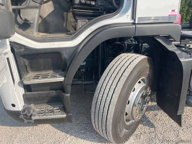 Roll-off tipper truck VOLVO VOLVO FM9 SCARRABILE