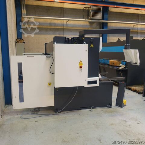 Hydraulic guillotine shear Karmet Orca-Pro 3106