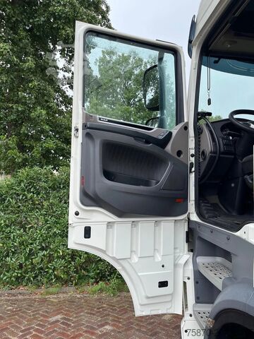 Standard-SZM DAF XF 450 FT