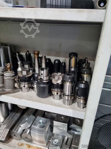 Universal-Bearbeitungszentrum DECKEL MAHO DMC 60hi-dyn 5 axes