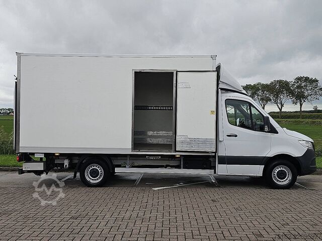 Suitcase MERCEDES-BENZ SPRINTER 315 Bakwagen Laadklep!