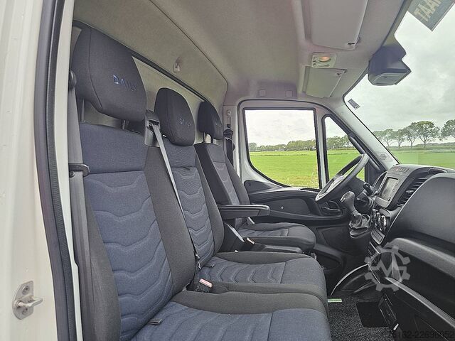 Koffer IVECO DAILY 40C18 ac automaat EURO6