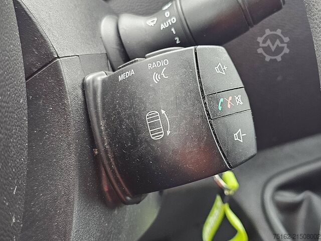 Hochdachkombi RENAULT MASTER 2.3 L2H2 RED-Edition AC!