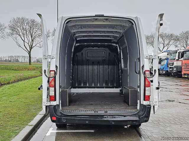 Hochdachkombi RENAULT MASTER 2.3 L2H2 RED-Edition AC!