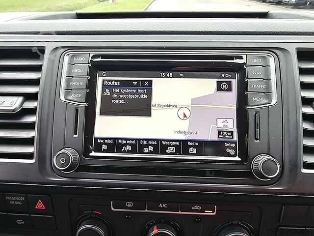 High-roof van VOLKSWAGEN 2