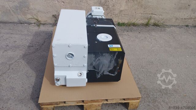Rotary vane vacuum pumo Oerlikon Leybold SV 300